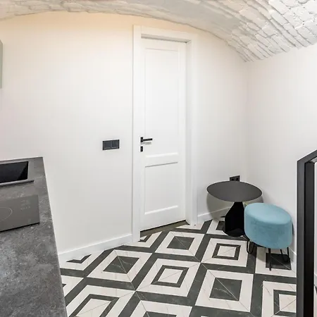 Romari оперний театр вул таманська 12 Apartment Lviv