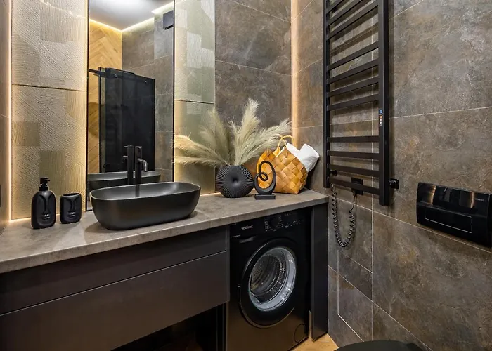 Апартаменты Romari *